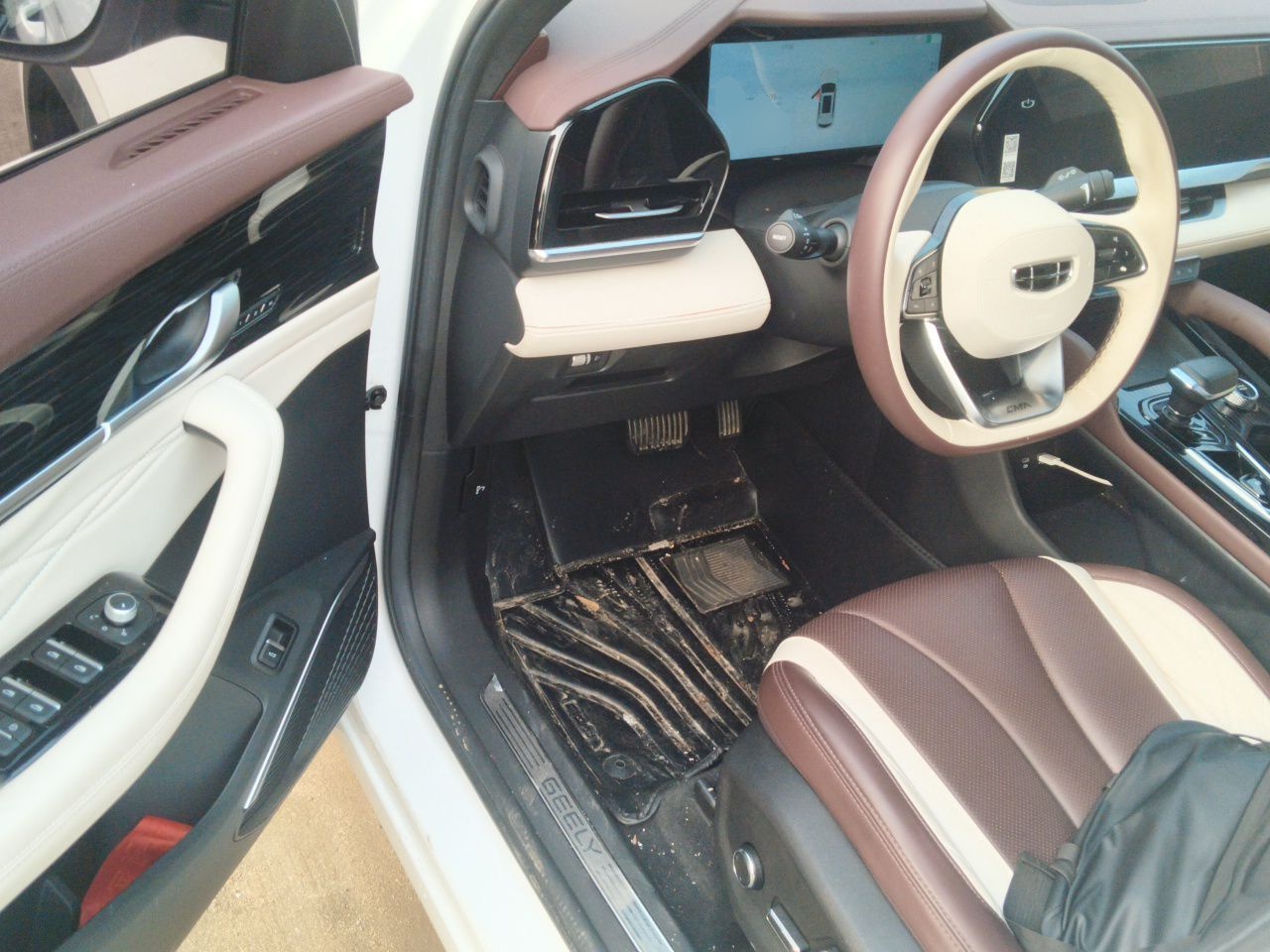 Geely Auto Monjaro L 2021 2.0TD DCT EVO Two-Wheel Drive Prestige Version — снимка 16