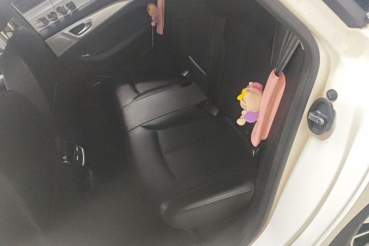 Used Rising ER6 2021 New Dynamic Edition 620km Smart Enjoyment Version Left Rear Seat