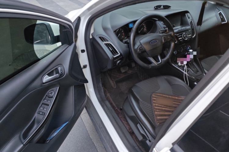 Used Ford Focus 2018 Sedan Classic 1.6L Automatic Trendy SmartDrive Edition Driver Seat