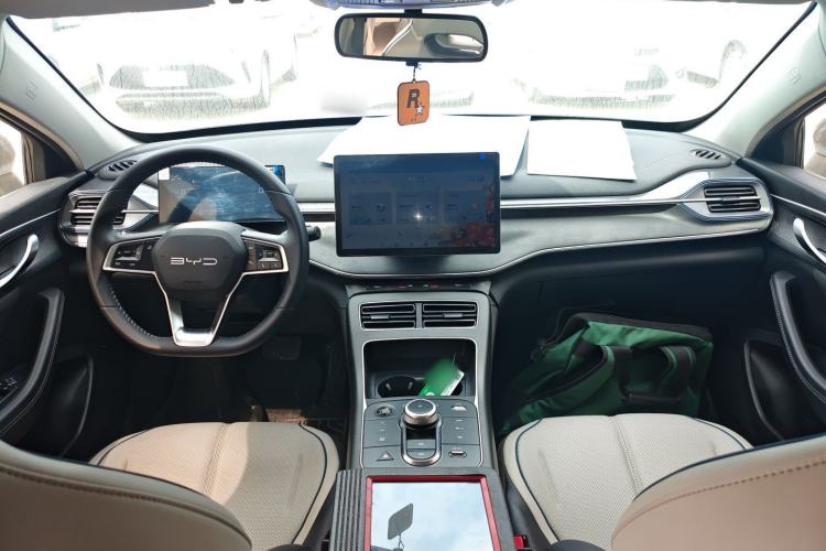 Used BYD Destroyer 05 2024 HONOR Edition DM-i 55KM Luxury Model Center Console