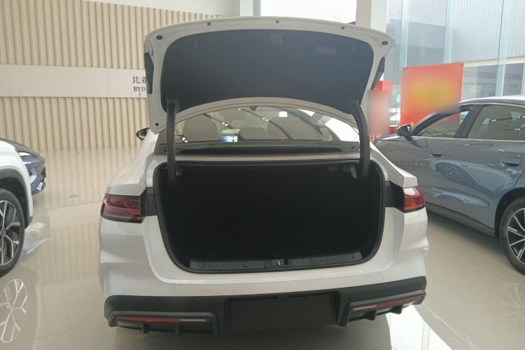 Used BYD Qin L 2025 DM-i Smart Drive 120KM Superior Model