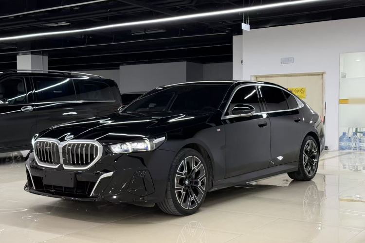 Used BMW 5 Series 2024 530Li Luxury Edition M Sport Package