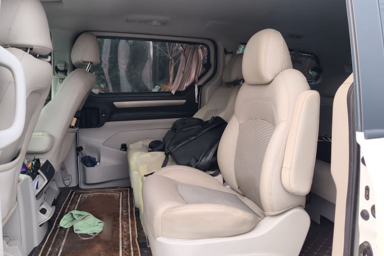 Used SAIC MAXUS G10 2019 Facelift PLUS 2.0T Automatic Elite Edition China VI Left Rear Seat