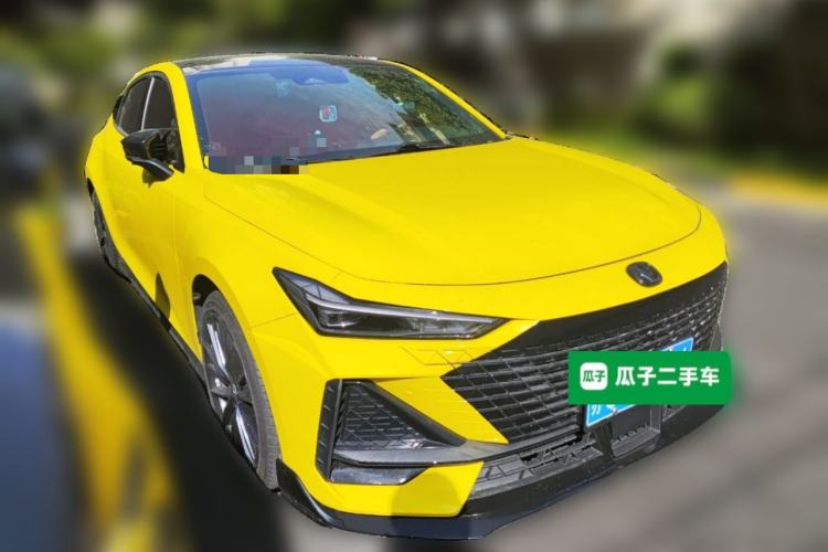 Used CHANGAN UNI-V 2023 1.5T Sport Edition Front Right 45 Deg