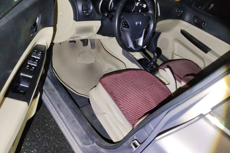 Used CHANGAN Eado 2014 1.6L Manual Luxury Model

