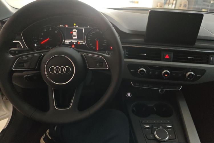 Used Audi A4L 2018 30th Anniversary Edition 40 TFSI Trendy Model