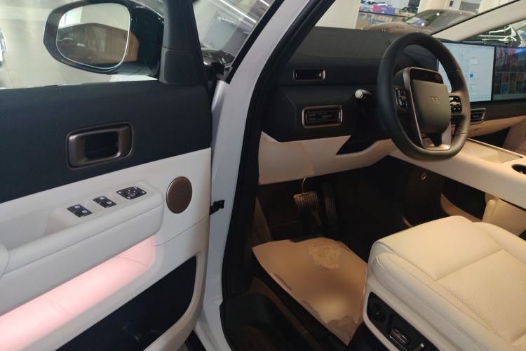 Used Li Auto MEGA 2025 Home Family Special Edition
