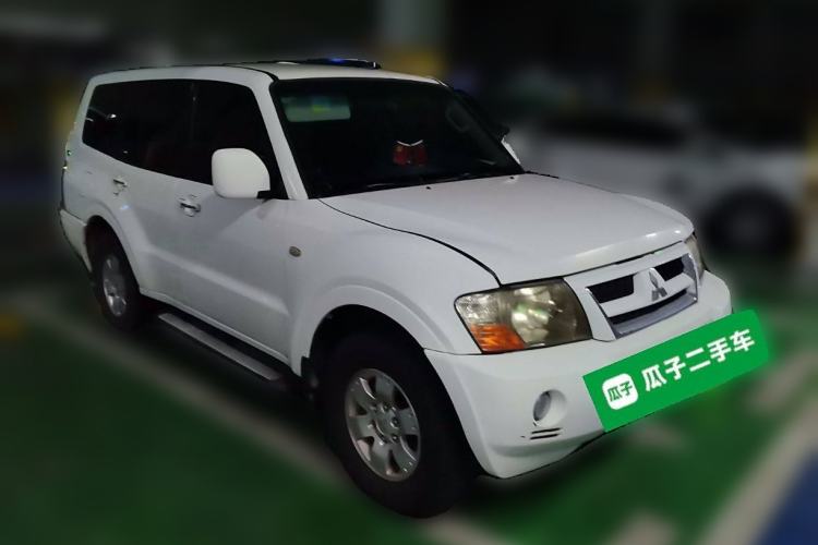 Used Mitsubishi Pajero 2011 V73 3.0L MT GL Front Right 45 Deg