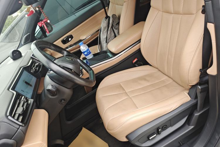 Used Nio ES8 2022 75 kWh Six-Seater Version Left Front Seat