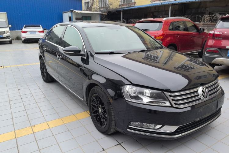 Used Volkswagen Magotan 2015 1.8TSI Advanced Model Front Right 45 Deg