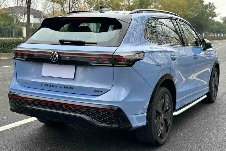 Used Volkswagen Tiguan L 2024 PRO 380TSI Four-Wheel Drive R-Line Prestige Edition Exterior 4