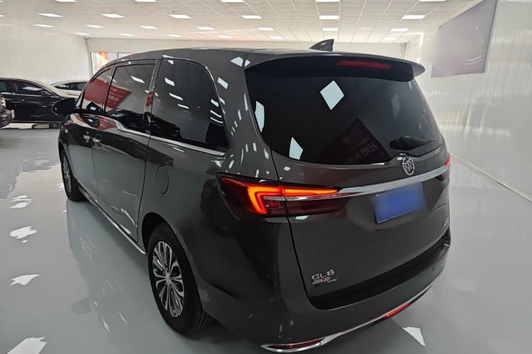 Used Buick GL8 2023 Facelifted Land Cruiser Executive Luxury Version