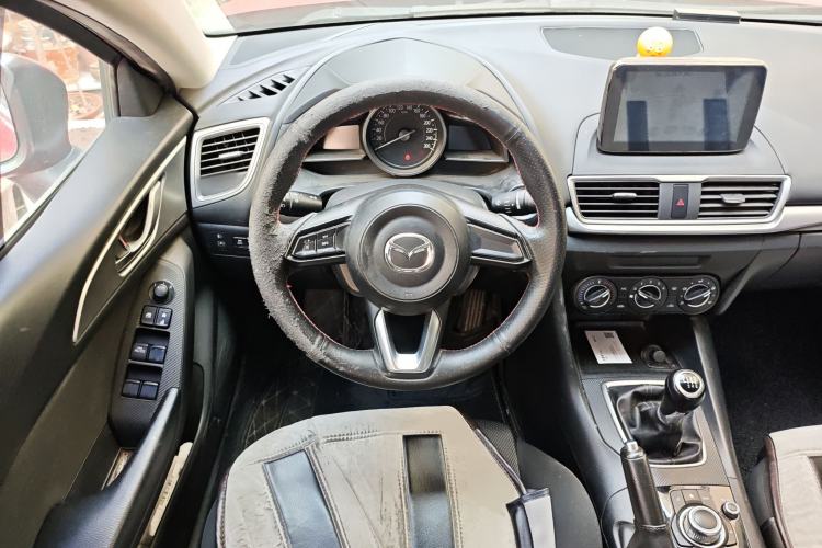 Used Mazda 3 Axela 2017 Sedan 1.5L Manual Comfort Model Emission Standard China V Steering Wheel