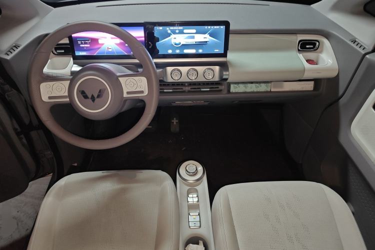 Used Wuling Air ev 2023 - Four Seats - Advanced Edition Center Console
