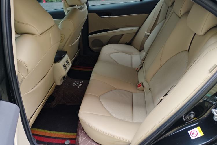 Used Toyota Camry 2018 2.0G Luxury Edition
