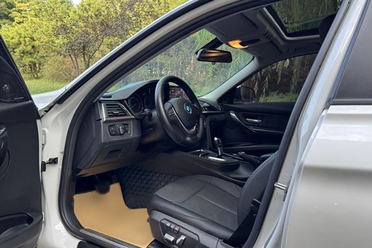 Used BMW 3 Series 2016 316i Fashion Model