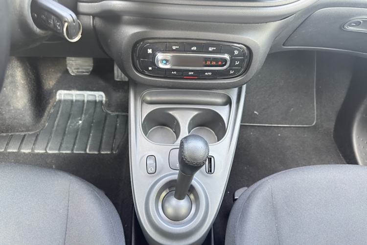 Used smart forfour 2016 1.0L 52 kW Dynamic Edition
