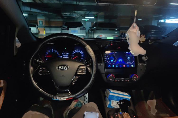 Used Kia K3S 2014 1.6L Automatic Premium Center Console