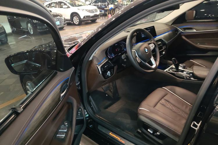 Used BMW 5 Series New Energy 2020 530Le Luxury Package Driver Seat