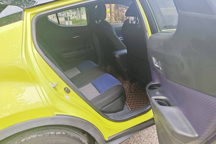 Used Toyota C-HR 2018 2.0L Leading with Sunroof China VI Standard