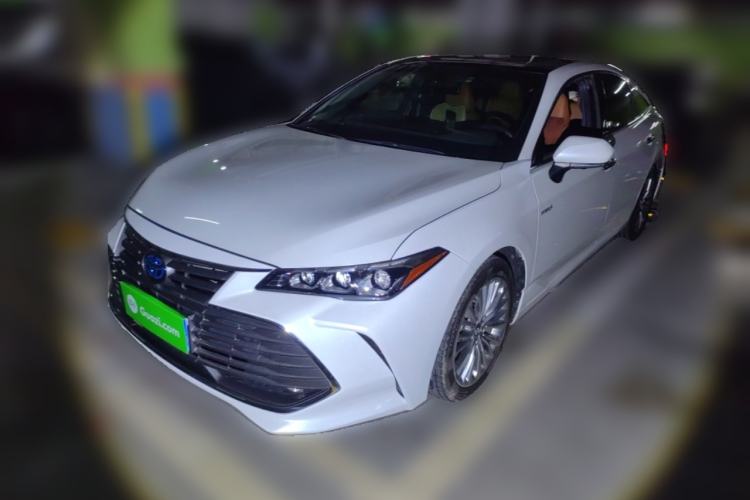 Used Toyota Avalon 2019 Dual-Engine 2.5L XLE Prestige Version China VI Standard