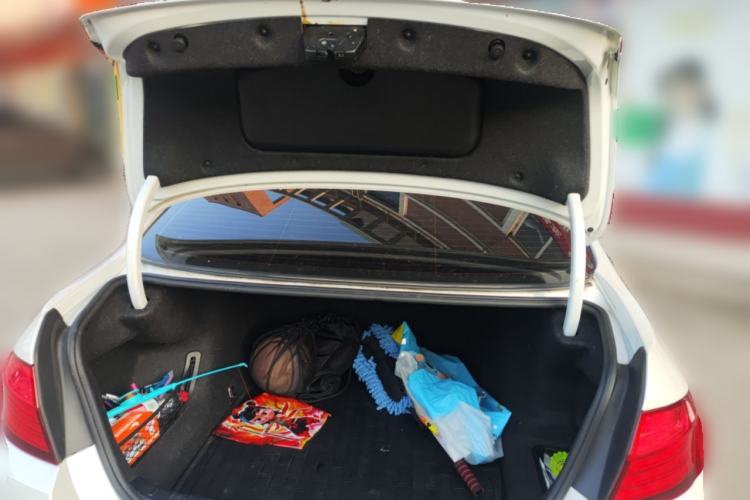 Used BMW 5 Series 2014 525Li Luxury Design Package Trunk