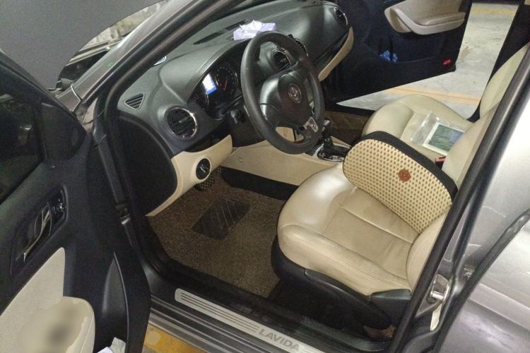 Used Volkswagen Lavida 2011 1.6L Automatic Premium Edition
