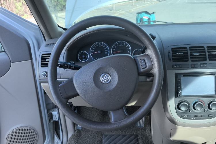 Used Buick GL8 2011 2.4L CT Comfort Edition Steering Wheel
