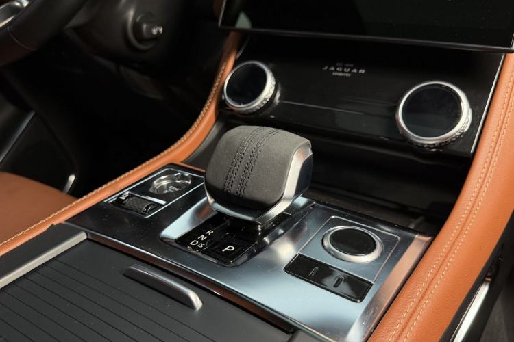 Used Jaguar F-PACE 2024 P250 R-Dynamic SE
