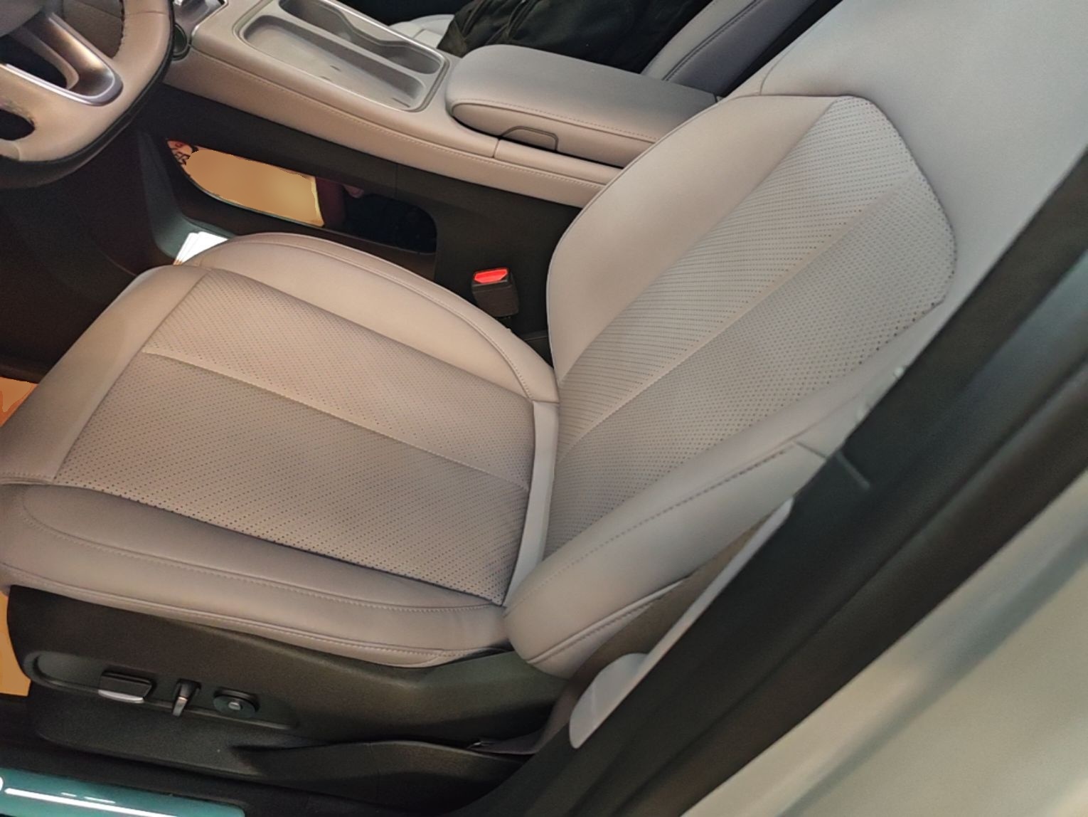 Vordere Reihe im Auto