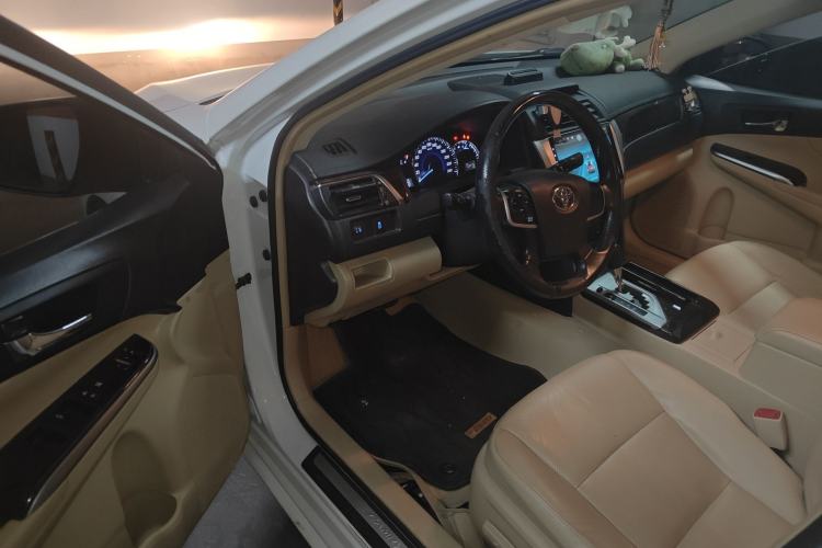 Used Toyota Camry 2015 2.0G Premier Edition Driver Seat