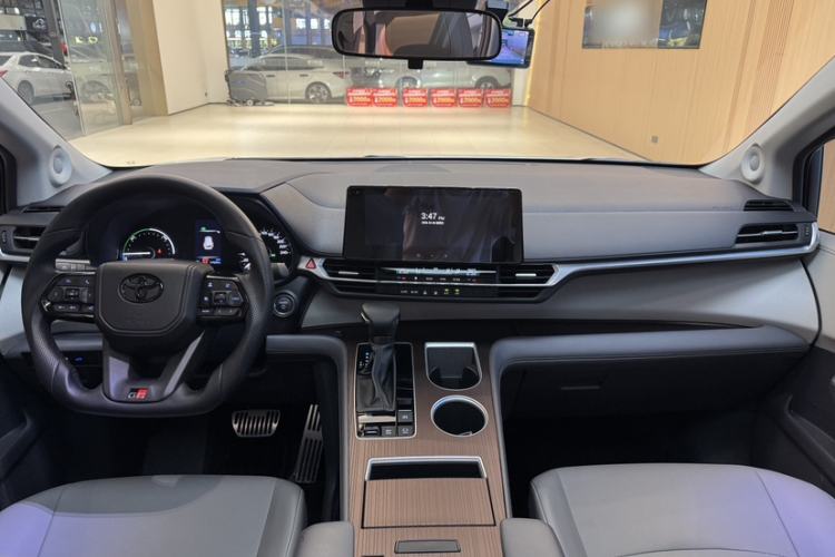 Used Toyota Granvia 2024 2.5L Hybrid Comfort Edition