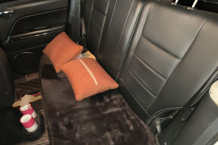 Used Jeep Compass 2012 2.4L Four-Wheel Drive Urban Edition
