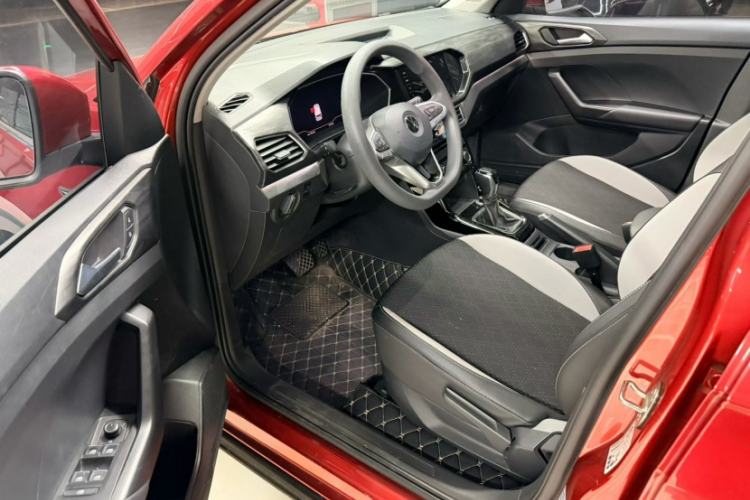 Used Volkswagen Tacqua 2020 1.5L Automatic Yue
