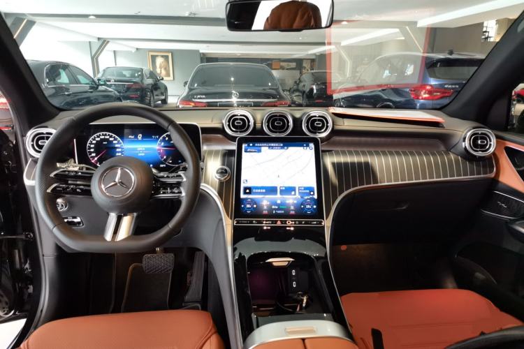 Used Mercedes-Benz GLC 2023 Refreshed GLC 300 L 4MATIC Dynamic Edition 5 Seats