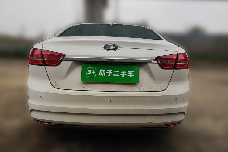 Used Ford Escort 2015 1.5L Manual Fashion Edition