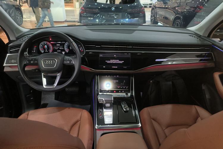 Used Audi Q7 2022 55 TFSI quattro S line Sport model Center Console