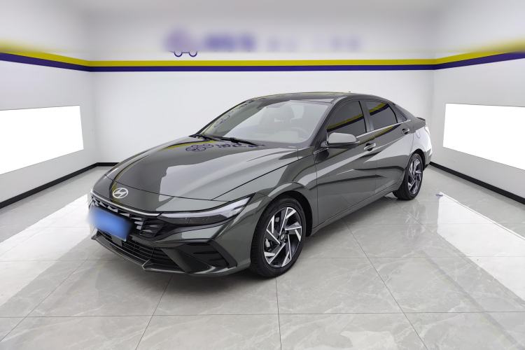 Used Hyundai Elantra 2023 1.5L CVT LUX Prestige Edition