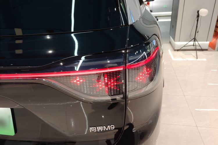 Used Hima AITO M9 2024 Range-Extended Ultra Version 52 kWh 5-Seater Model Right Rear Taillight