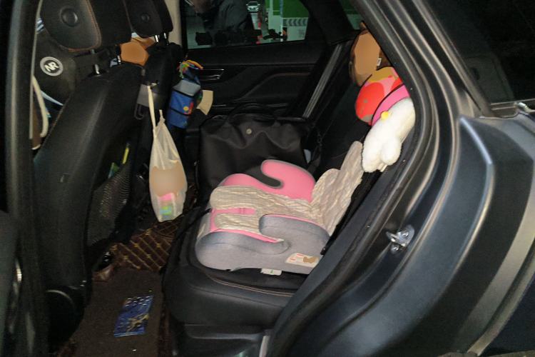 Used Jaguar F-PACE 2016 2.0T Two-Wheel Drive Urban Luxury Edition