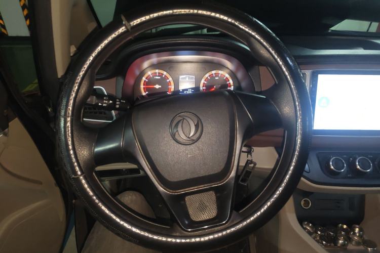 Used FORTHING Lingzhi 2018 M5L 1.6L 9-Seater Comfort Model Steering Wheel