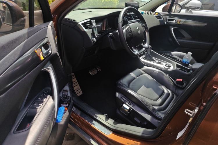 Used DS 6 2014 1.6T Luxury Edition THP200 Driver Seat