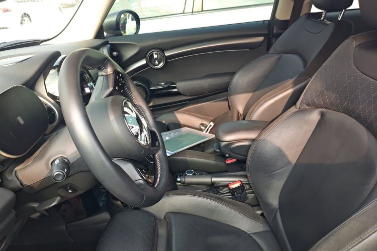 Used MINI 2022 1.5T COOPER Artist