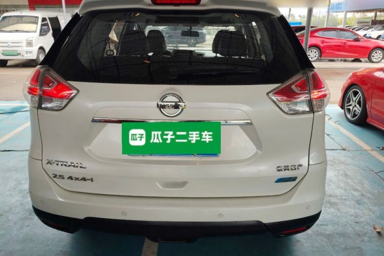 Used Nissan X-Trail 2014 2.5L CVT Leading Edition 4WD
