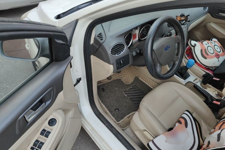 Used Ford Focus 2012 Hatchback Classic 1.8L Manual Fashion Edition