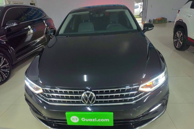 Used Volkswagen Magotan 2023 2 Million Units Limited Edition 330TSI DSG Leading Version
