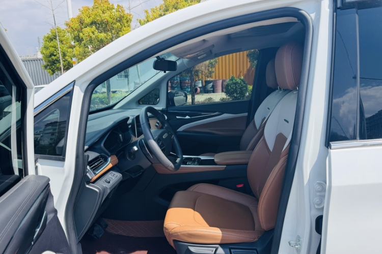 Used SAIC MAXUS G50 2021 1.5T Automatic Comfort Touring B Interior 7