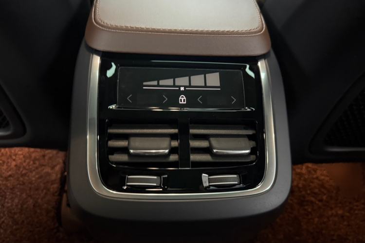 Used Volvo XC90 2024 B6 Zhiyi Luxury 7-Seater
