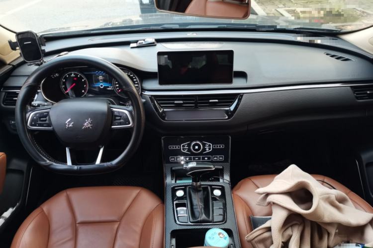 Used Hongqi H5 2018 30TD Dynamic Edition Center Console