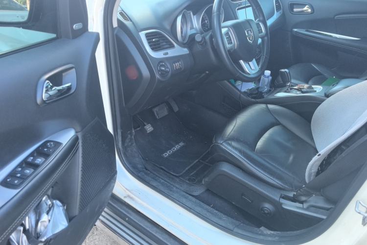 Used Dodge Journey 2013 2.4L Two-Wheel Drive Luxury Version